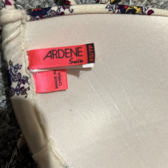 Ardene bathing suit top size XS - Picture 3 of 4